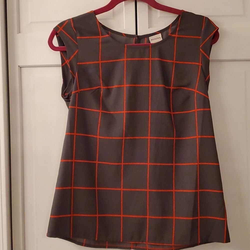 Retro Design Great Top!